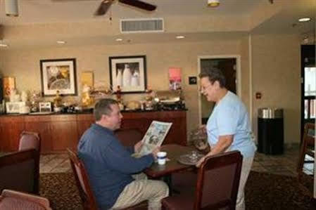 Hotel Hampton Columbus-international Airport 3*